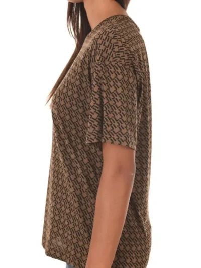 Moteriska palaidine trumpomis rankovemis ruda jijil is sono