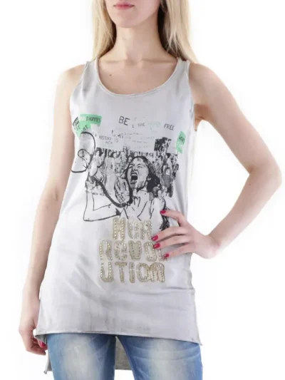 sexy women moteriska pilka maikute be rankoviu