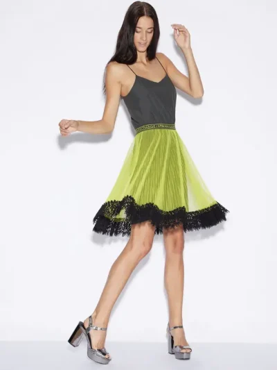 Armani Exchange Moteriska pilka suknele su klostuotu kontrastingos spalvos sijonu is sono