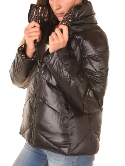 Moteriska Juoda isverciama striuke TOY-G