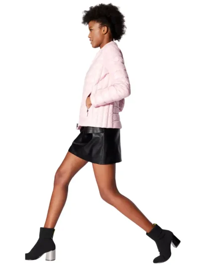 Moteriska lengva pukine striuke Armani Exchange is sono