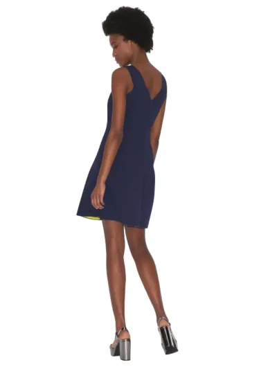 Moteriska melyna suknele be rankoviu Armani Exchange is nugaros